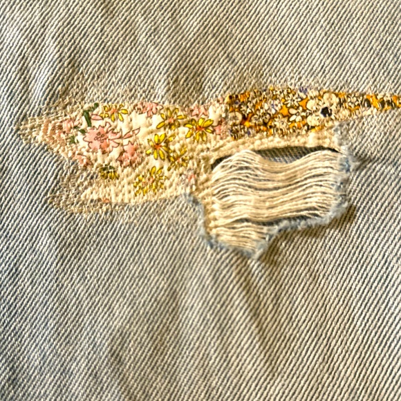 NWT | 30x30 Levi 501’s highwaist mom jeans | tapered ankle | slight distressed - Picture 6 of 10